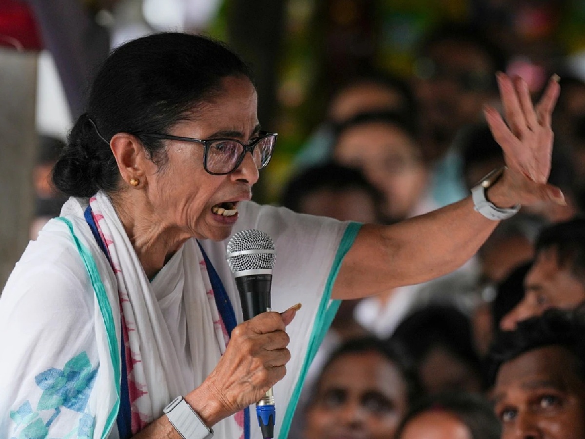 बंगाल चुनाव में हार के बाद TMC में महासंग्राम, विधायकों के बाद अब सांसदों की बारी, क्या ममता बनर्जी की पार्टी में होने जा रहा 
