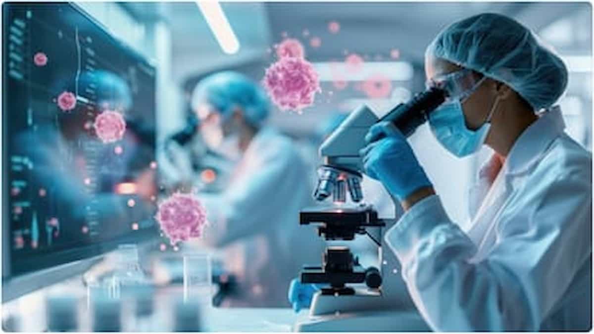 Medical Science में सबसे बड़ा चमत्कार! वैज्ञानिकों ने AI की मदद से तैयार की दुनिया की पहली यूनिवर्सल वैक्सीन