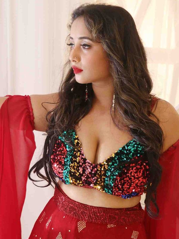 रानी चटर्जी के ग्लैमर के आगे सब फेल, यकीन ना हो तो फोटो देखें - Bhojpuri actress rani chatterjee stunning stylish glamorous modern looks dresses tvism