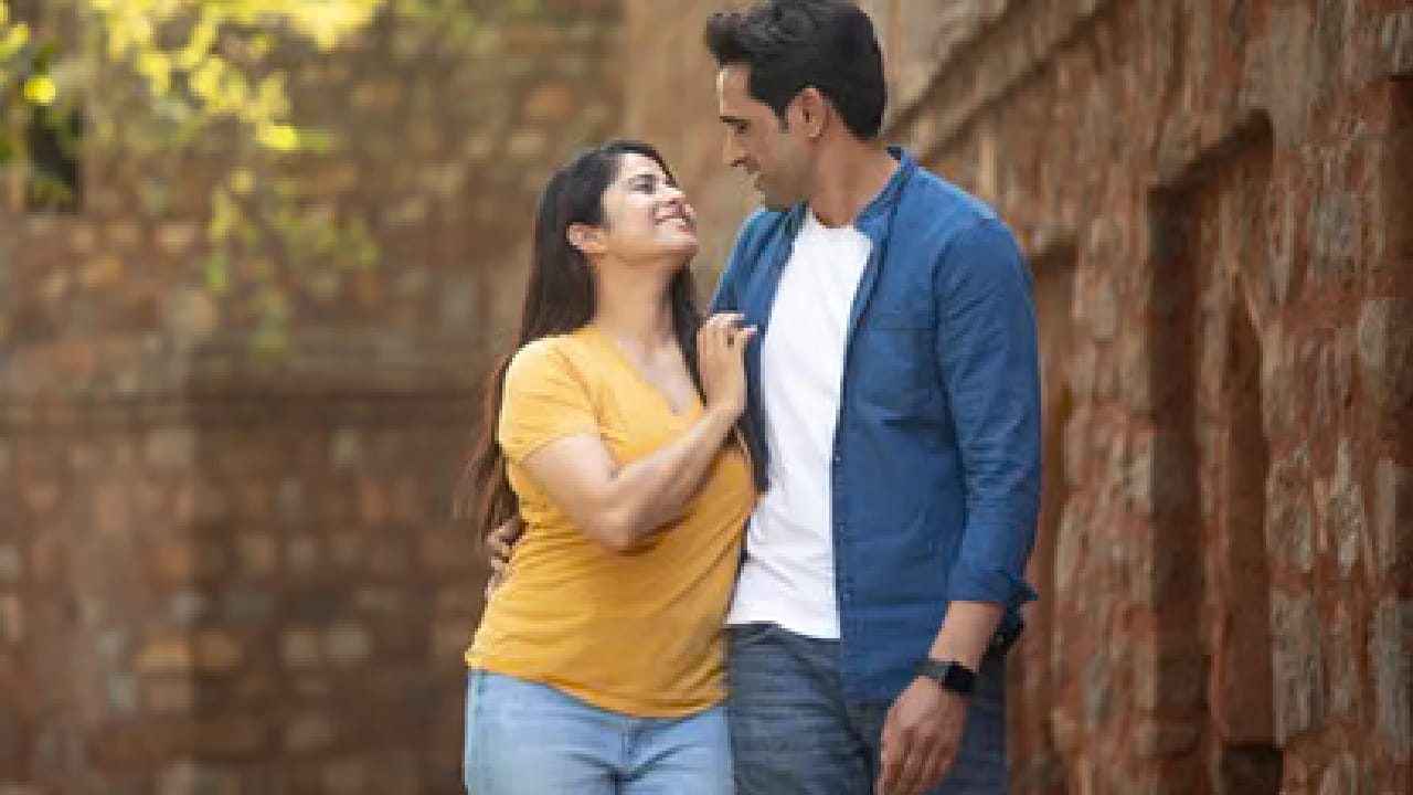 इसके परिणामस्वरूप, वे एक साथ समय बिताने, सैर पर जाने, यात्राओं की योजना बनाने और अपने रिश्ते में घनिष्ठता बढ़ाने के लिए अधिक इच्छुक हो सकते हैं। 40 वर्ष की आयु के बाद, कुछ महिलाएं अपनी भावनाओं और जरूरतों को अधिक स्पष्ट रूप से समझने लगती हैं।